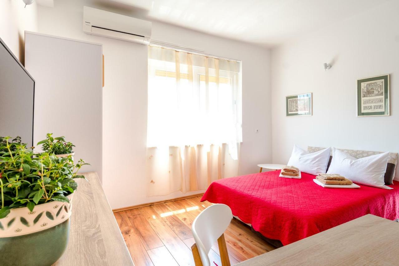Apartments Yoe Сплит Экстерьер фото