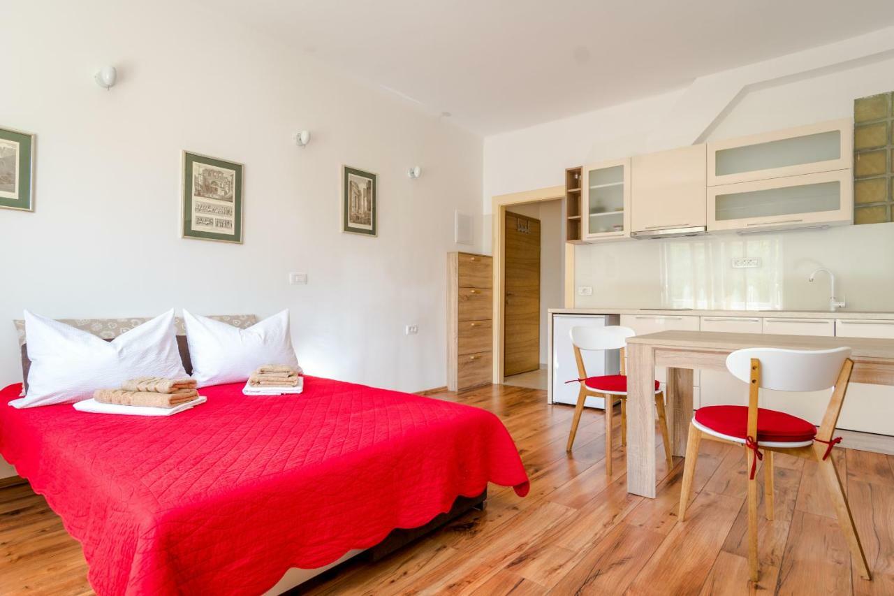 Apartments Yoe Сплит Экстерьер фото